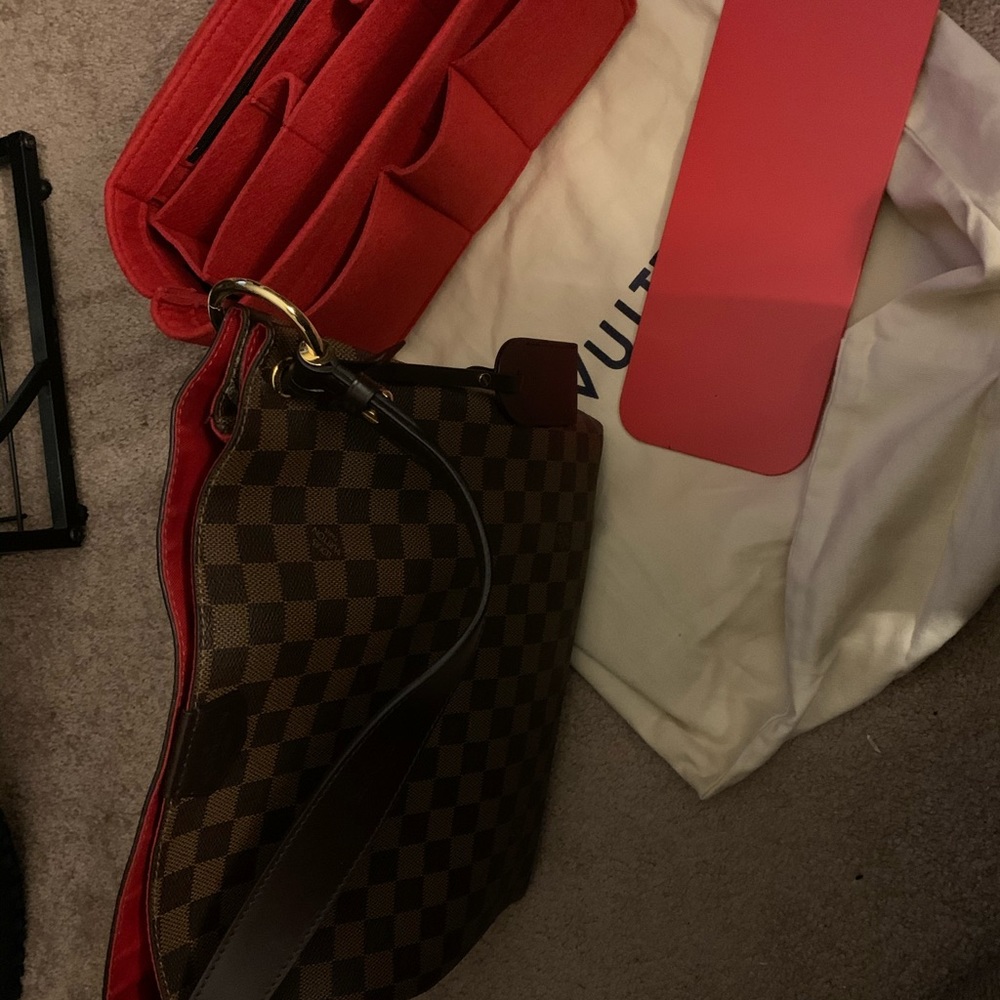 LIKE NEW LOUIS VUITTON GRACEFUL PM IN DAMIER PRINT